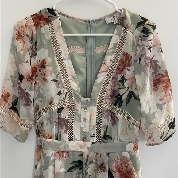 Floral Crochet Romper - Picture 4 of 8